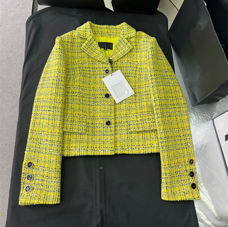 Summer Clothing In Winter - Avrupa Kadın Giyiminde Özelleştirme - 2026